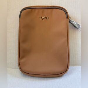 NWOT VYBZ Magnetic Pocket Pal w/Zippered Pocket & RFID Blocking